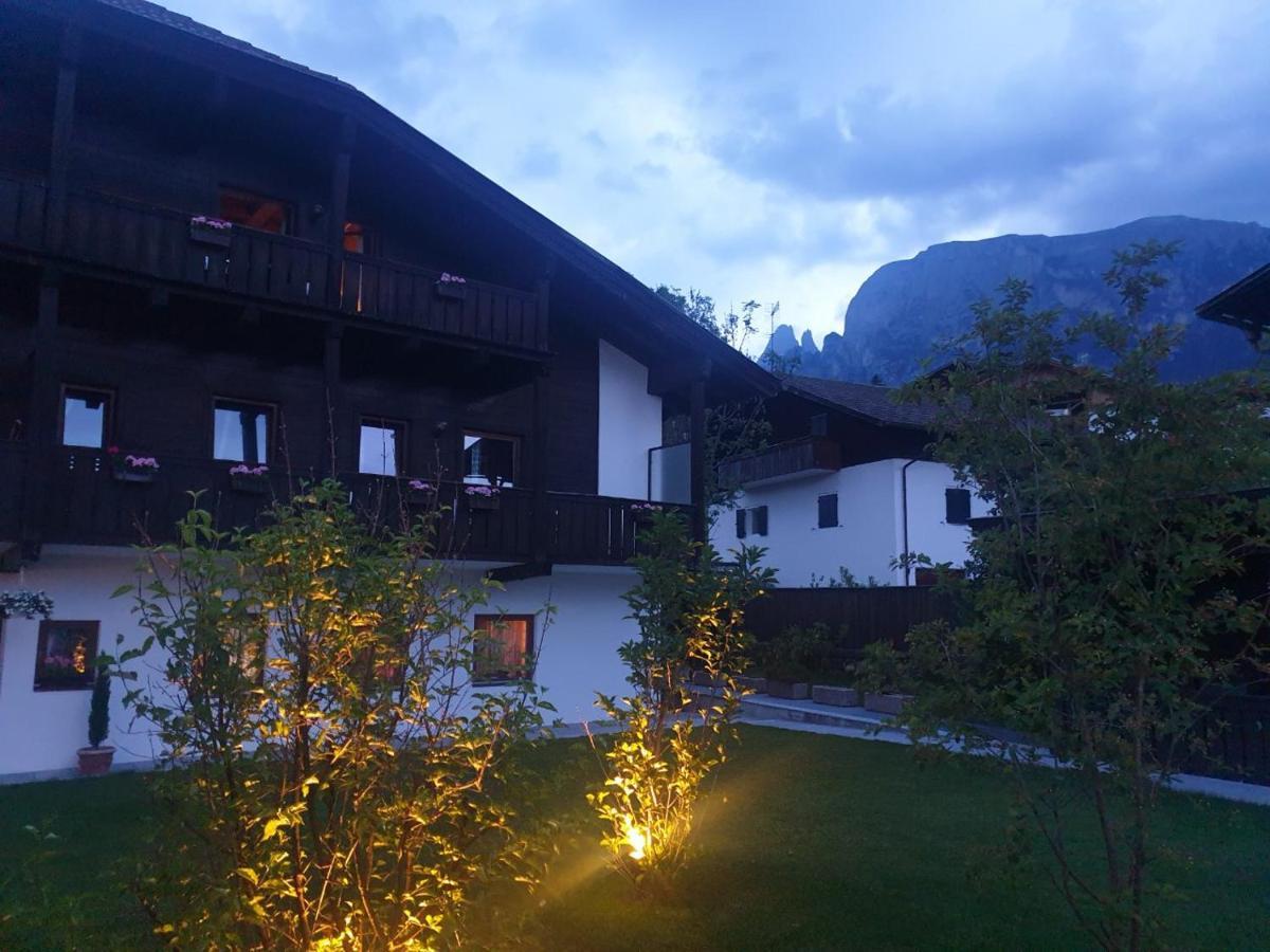 Residence Baumgartner Fie allo Sciliar Bagian luar foto